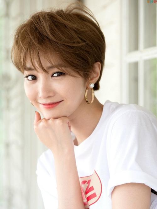 最新流行短發(fā)發(fā)型圖片女，展現時尚魅力的無限風采